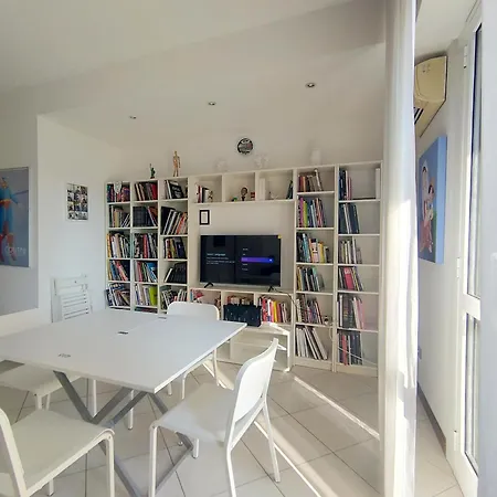 New Pop Art With Parking Apartment *